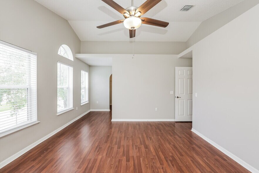 Building Photo - 30426 Birdhouse Dr