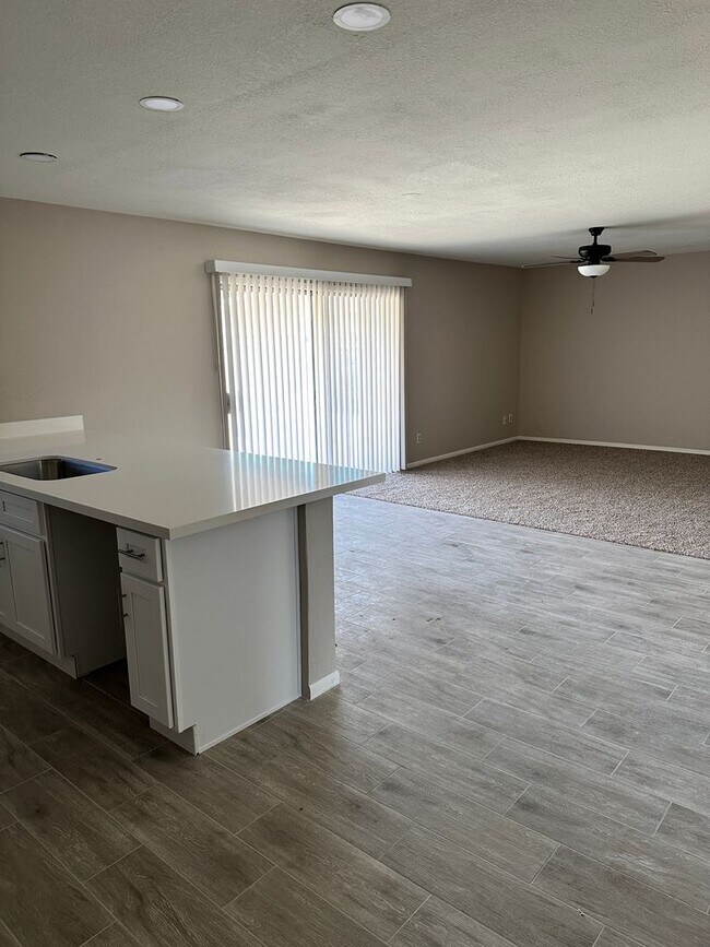 Building Photo - Newly remodeled Tempe 3 bed / 2 bath home ...