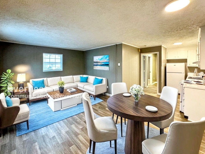 Building Photo - 5003 Alan Dr