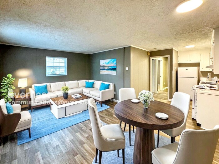 Building Photo - 5004 Alan Dr