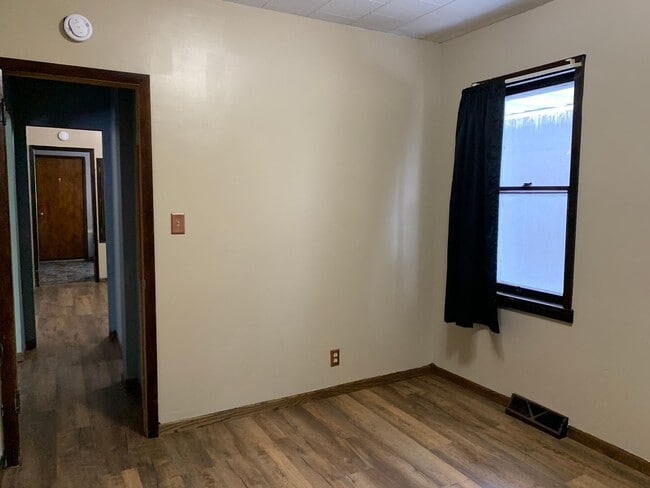 Building Photo - Charming Single Family Home