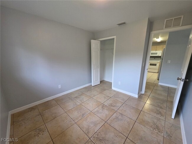 Building Photo - 2502 Park Rd