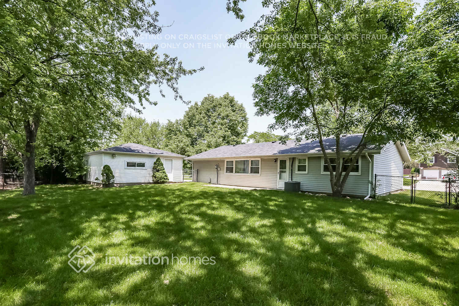 Building Photo - 800 S Cedarcrest Dr