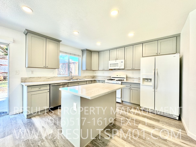Building Photo - Beautiful Remodeled 4 Bedroom Citrus Heights Beauty!