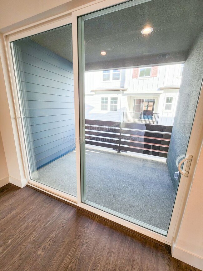 Building Photo - Newer Townhome at Penny Lane in Concord, 2...