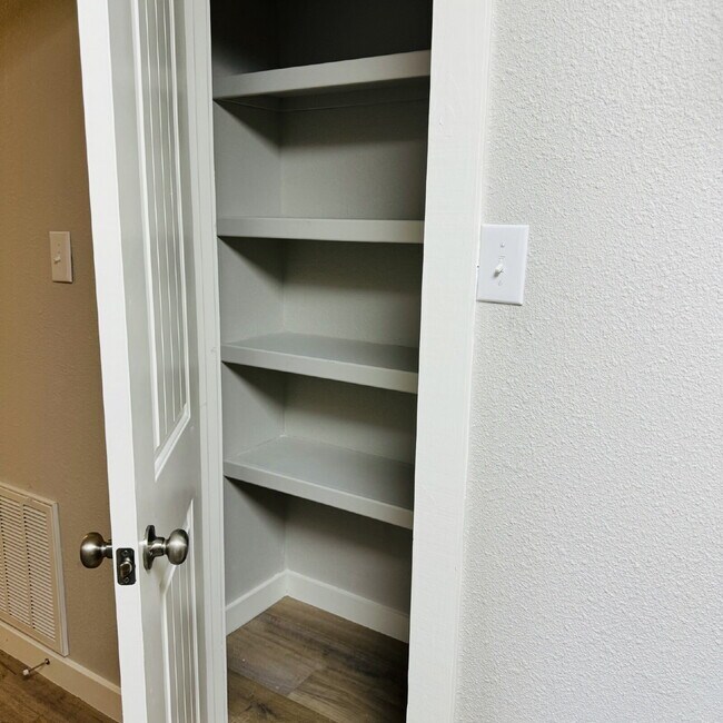 Building Photo - Chic 2-Bedroom | 2-Bathroom Port Arthur Apartment with Elegant Granite Finishes!