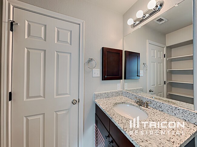 Building Photo - 4007 Anton Dr