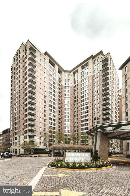 Building Photo - 851 N Glebe Rd