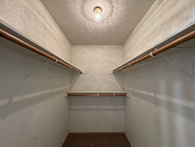 Building Photo - 208 W Blancas Dr