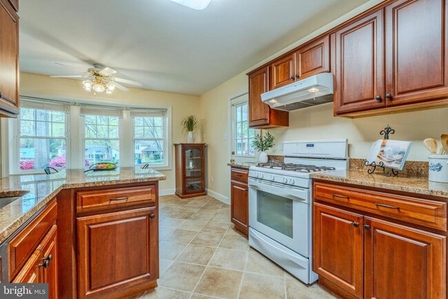Building Photo - 8717 Higdon Dr