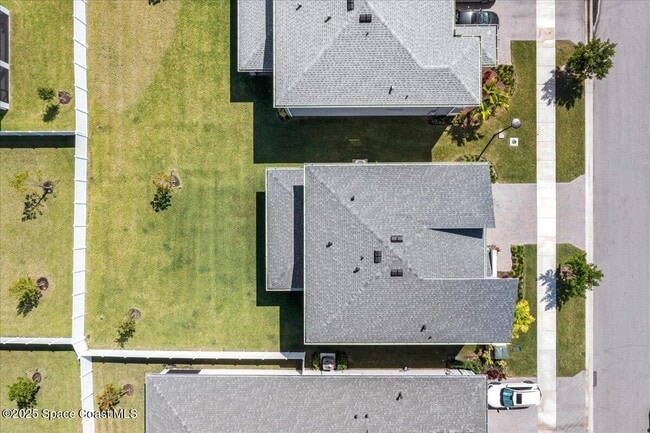Building Photo - 14119 SW Safi Ter