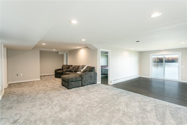 Building Photo - 6776 Ann Lee Dr