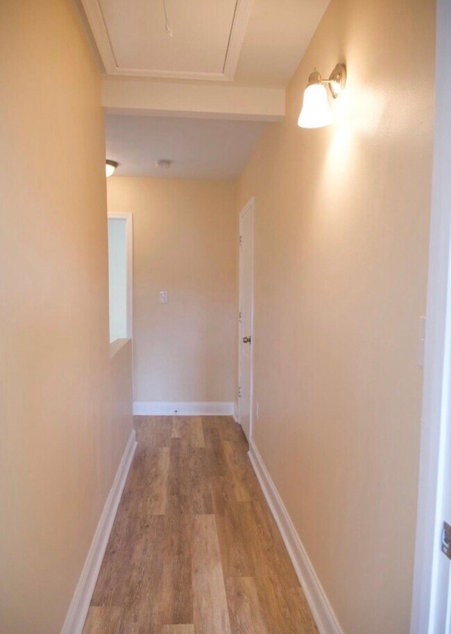 Building Photo - 4302 Woodlea Ave