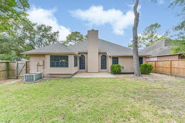 Building Photo - 15002 Chestnut Falls Dr