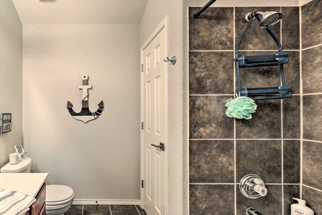 Building Photo - 21100 Santa Ana Cove