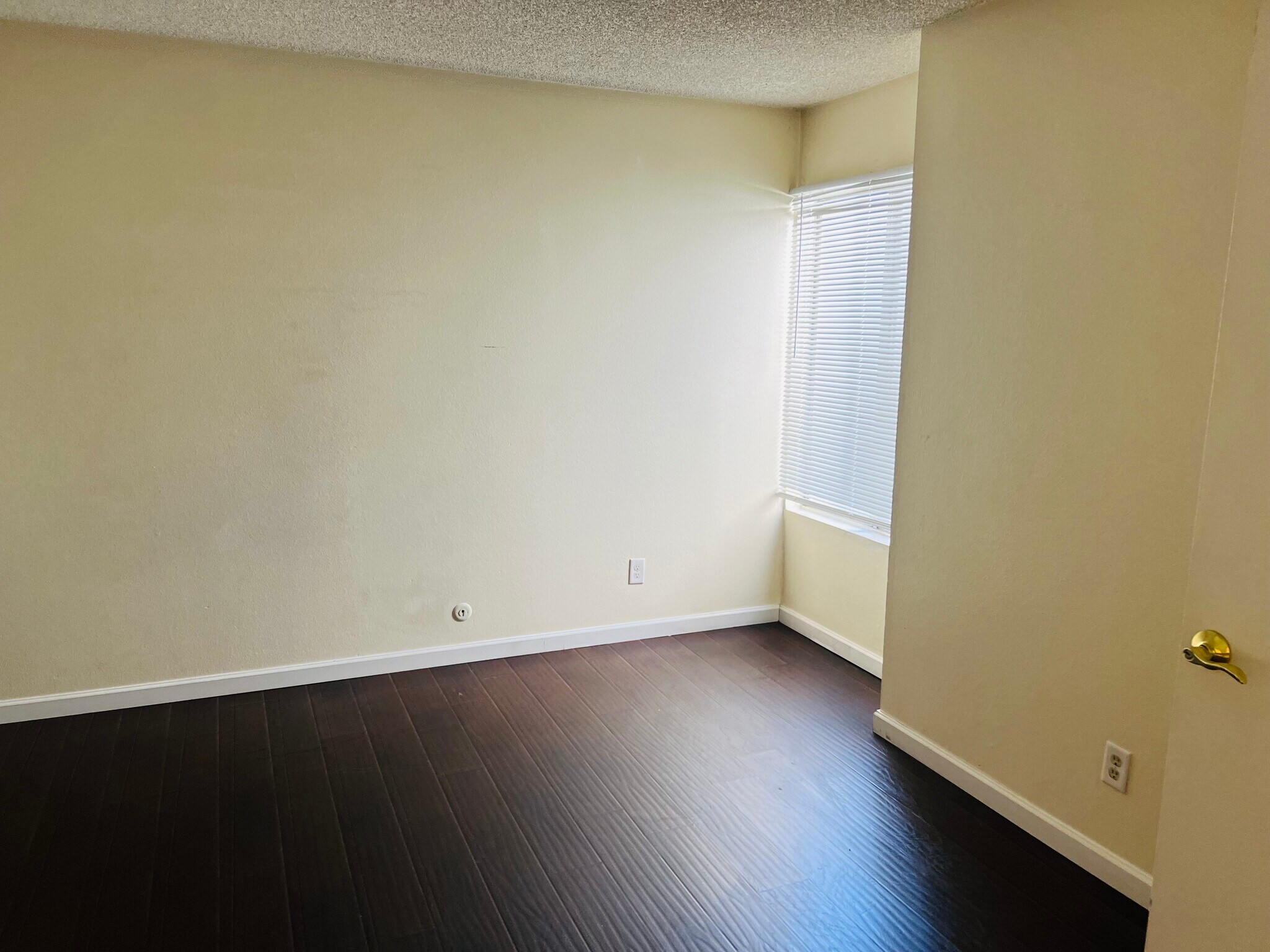 Building Photo - 3550 Ruffin Rd