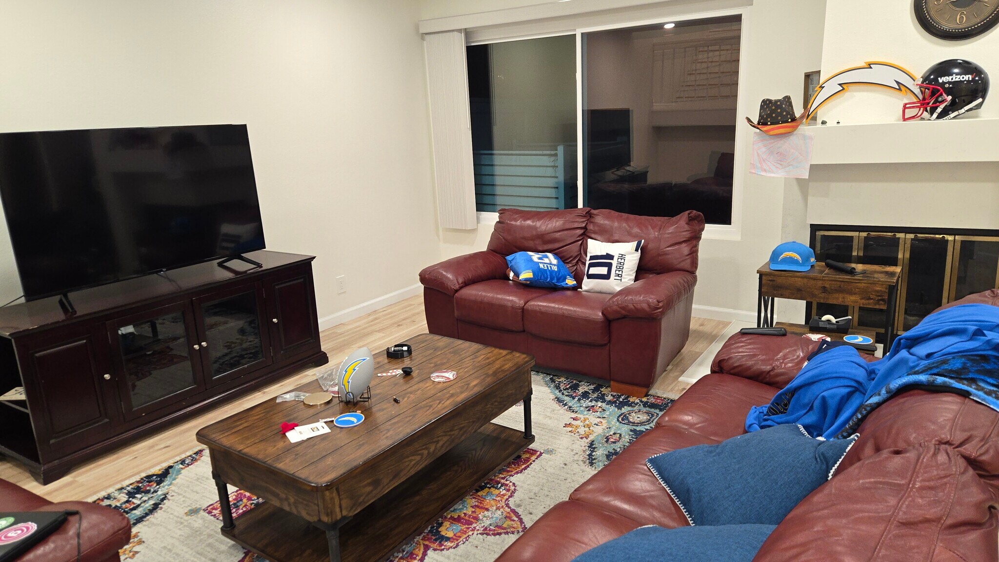 Building Photo - 22195 Summit Hill Dr