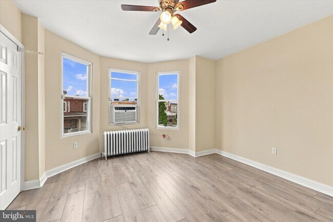 Building Photo - 227 Lindley Ave