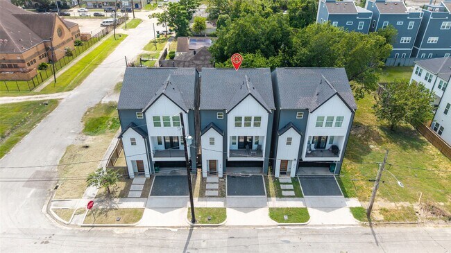 Building Photo - 2618 McIlhenny St