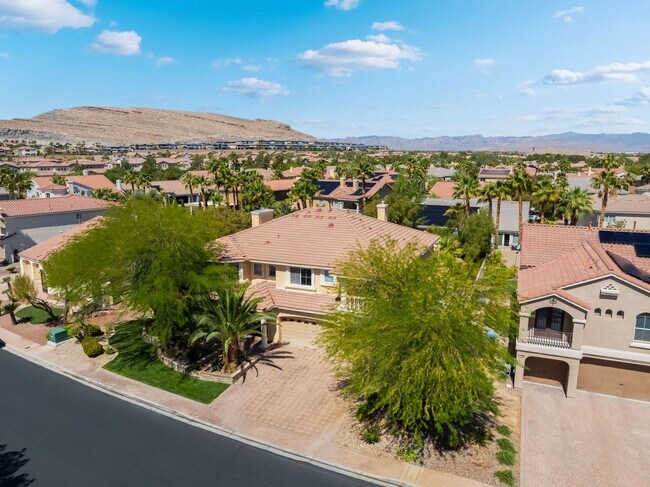 Building Photo - Beautiful Three Story, Five Bedroom Home with Lagoon Style Pool and Spa
