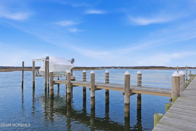 Building Photo - 7 Circle Dr