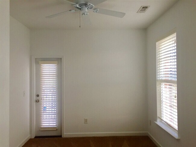 Building Photo - 2954 Yancey Way