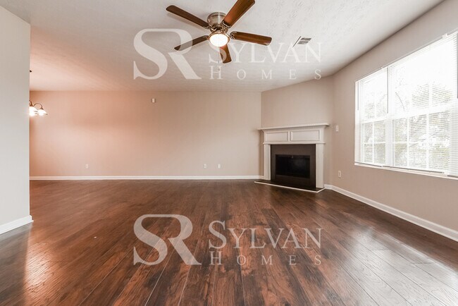 Building Photo - 2053 Oak Terrace Dr SE