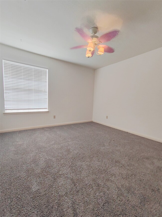 Building Photo - 5019 Greenriver Valley Dr