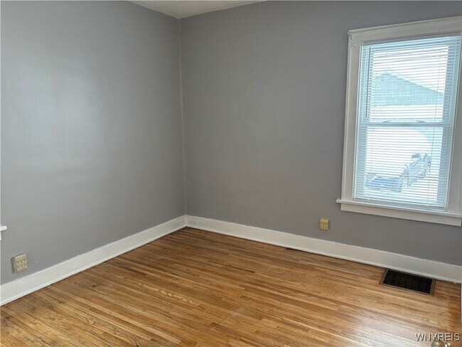 Building Photo - 424 Taunton Pl