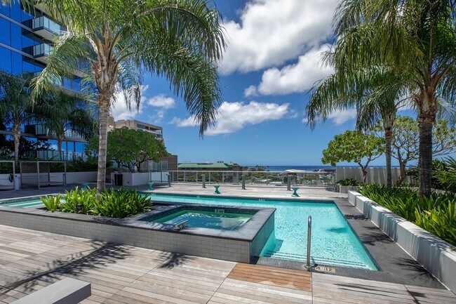 Building Photo - Fully Furnished 2 Bed / 2 Bath Condo with ...