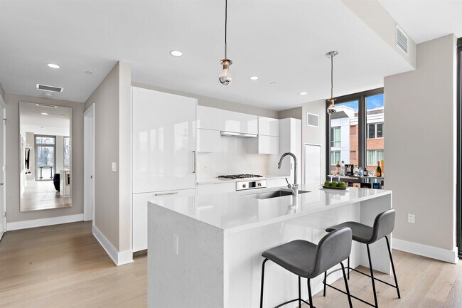 Building Photo - 9 Ave at Port Imperial