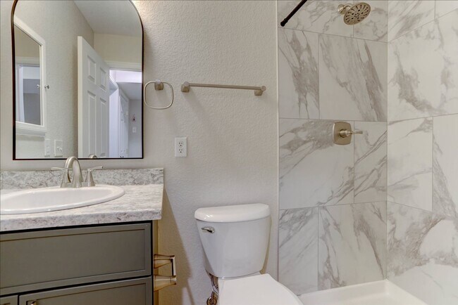 Building Photo - Stunning 5-Bedroom Home in Desirable McKay Landing – Available Now!