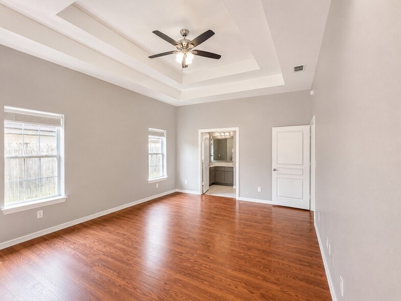 Building Photo - 4704 Date Palm Ave