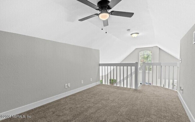 Building Photo - 13700 Richmond Park Dr N