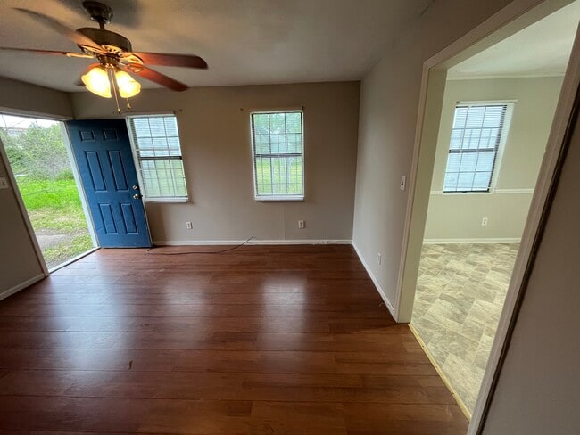 Building Photo - 1111 Emmett St