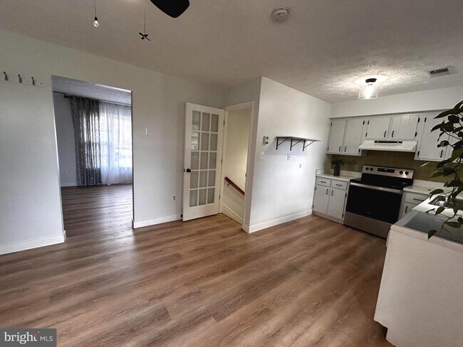 Building Photo - 112 Virginia Dr