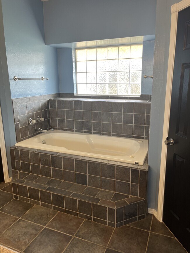 Building Photo - 68 Apple Creek Dr