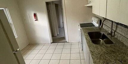 Building Photo - Charming 2-Bedroom Home with on Oleander Avenue – Your Perfect Auburndale Oasis!