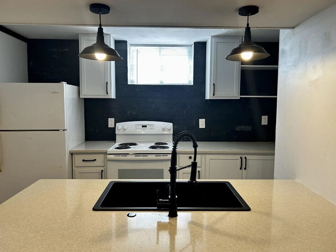 kitchen and island - 800 Main St
