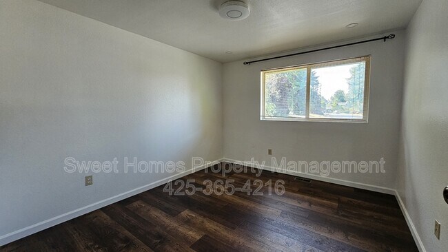 Building Photo - 15820 NE 106th St