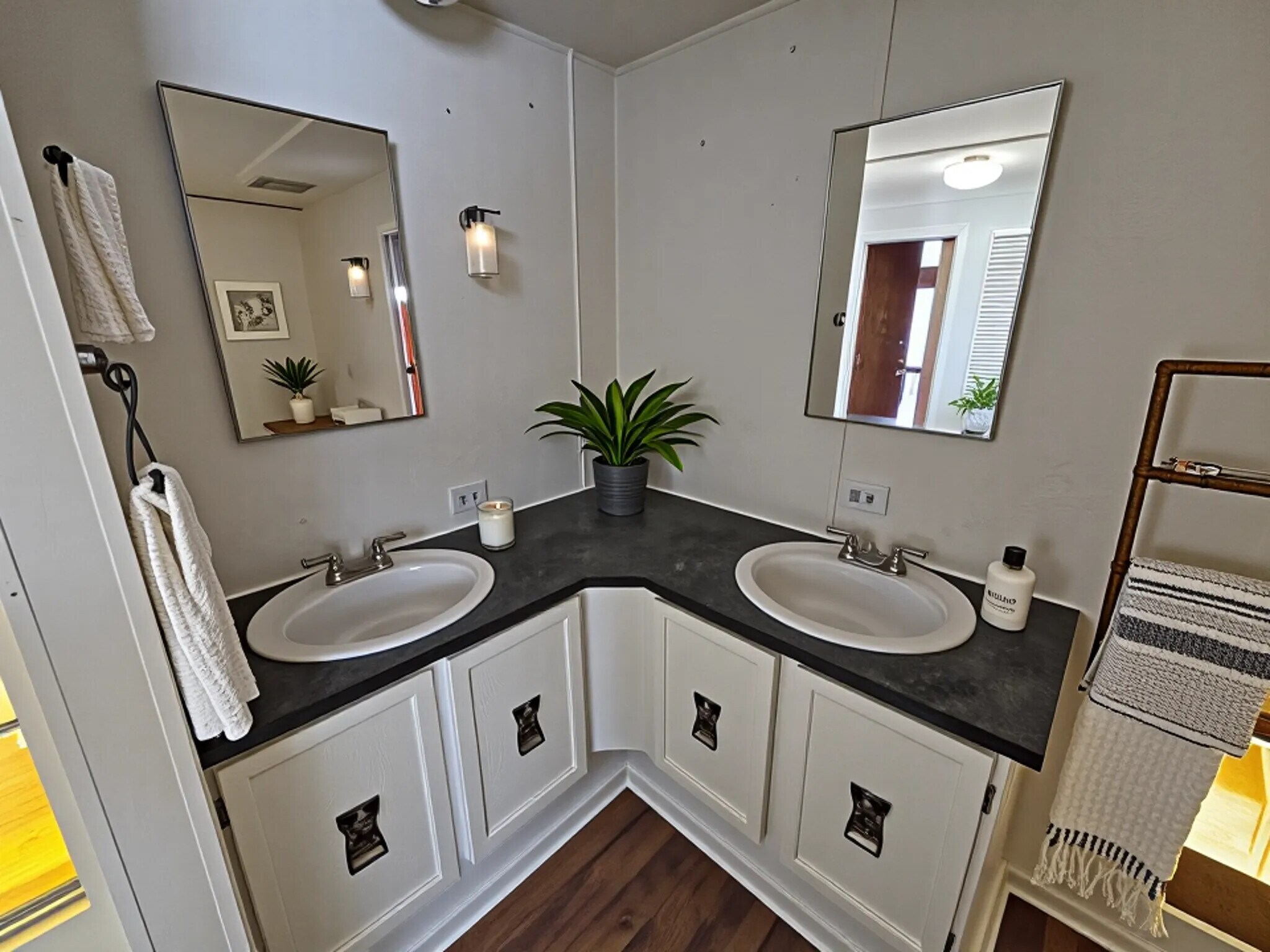 Building Photo - 2627 S Lamb Blvd