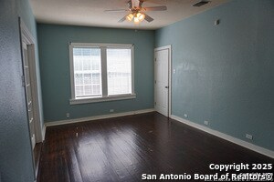 Building Photo - 419 W Lullwood Ave