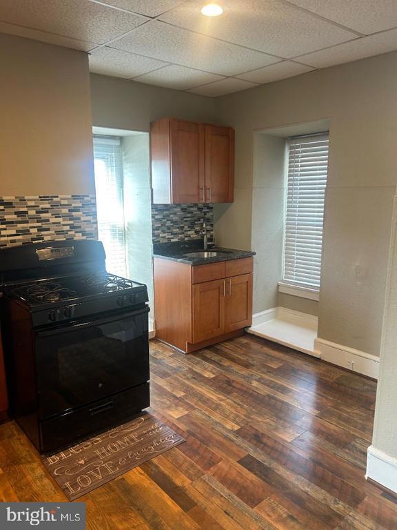 Building Photo - 349 Main St