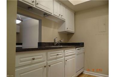 Building Photo - 2BD/2BA Condo in Flower Hill - near Shady Grove METRO!