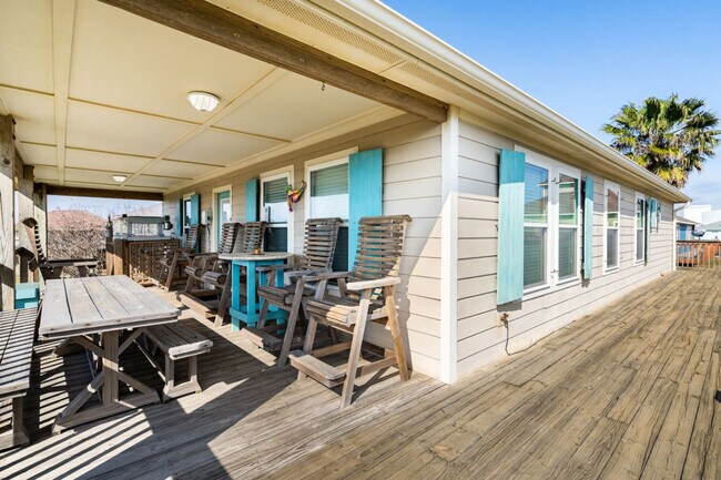 Building Photo - 820 Sandollar-SI ID1351282P