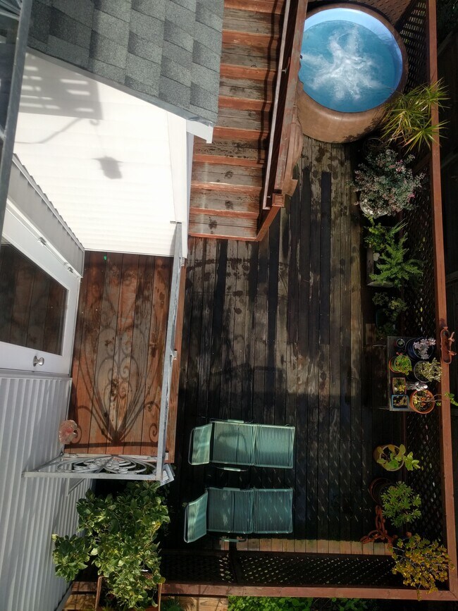 Building Photo - 637 Peralta Ave