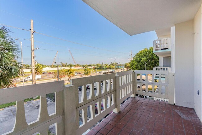 Building Photo - 15600 NW 7th Ave