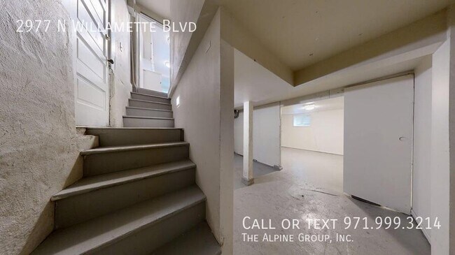 Building Photo - 2977 N Willamette Blvd