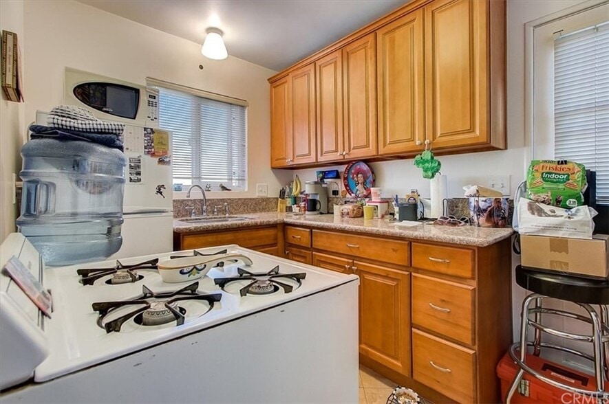 https://my.matterport.com/show/?m=jzeRU6tT8Ln - 1331 N Lincoln St