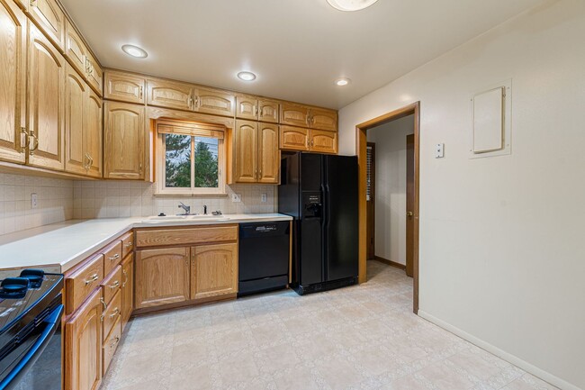 Building Photo - Spacious Duplex in Wheat Ridge!